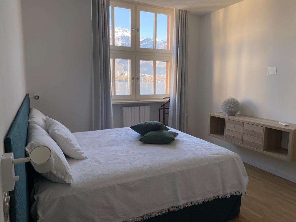 Little Marina Apartment Малграте Екстериор снимка