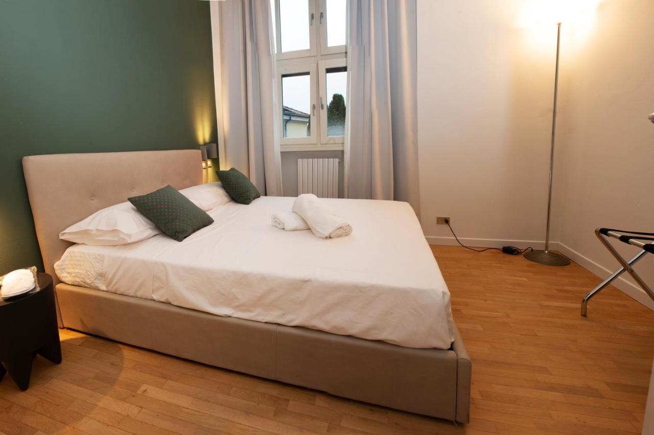 Little Marina Apartment Малграте Екстериор снимка